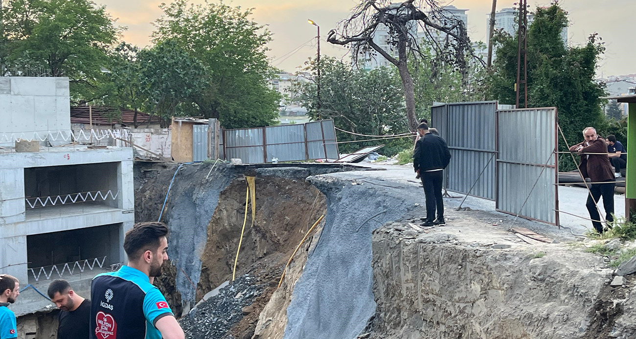 Gaziosmanpaşa’da inşaat çalışması sırasında yol çöktü