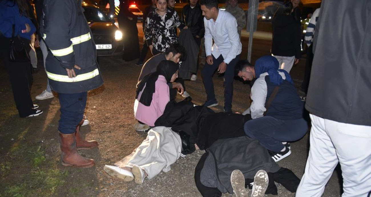 Çarpıştıktan sonra savrulan 2 araç yayaların arasında daldı: 11 yaralı