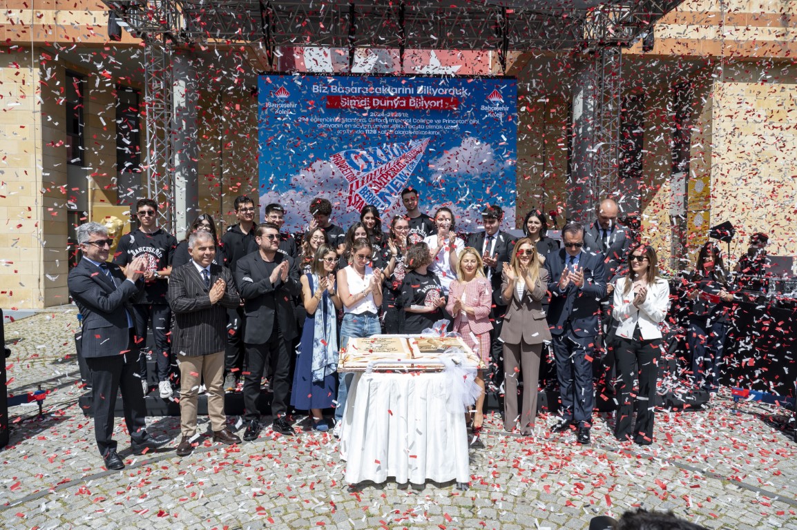 Bahçeşehir Kolejinin 296 öğrencisi, yurt dışından bin 136 kabul aldı