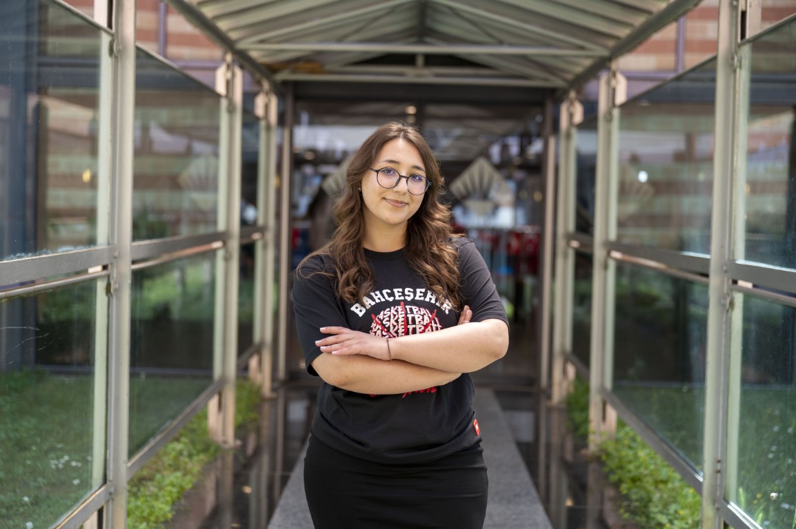 Bahçeşehir Kolejinin 296 öğrencisi, yurt dışından bin 136 kabul aldı