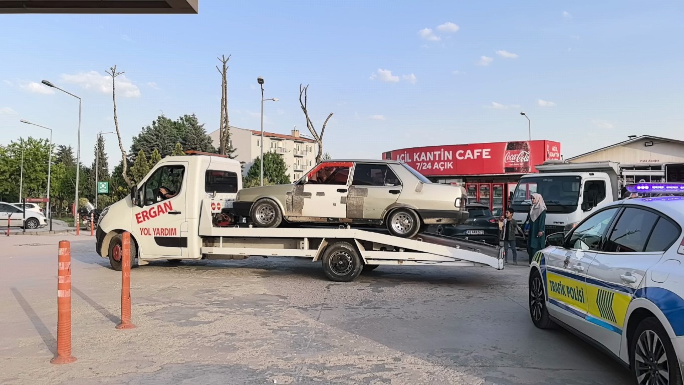 Alkollü sürücü ile polis arasındaki ilginç diyalog kamerada