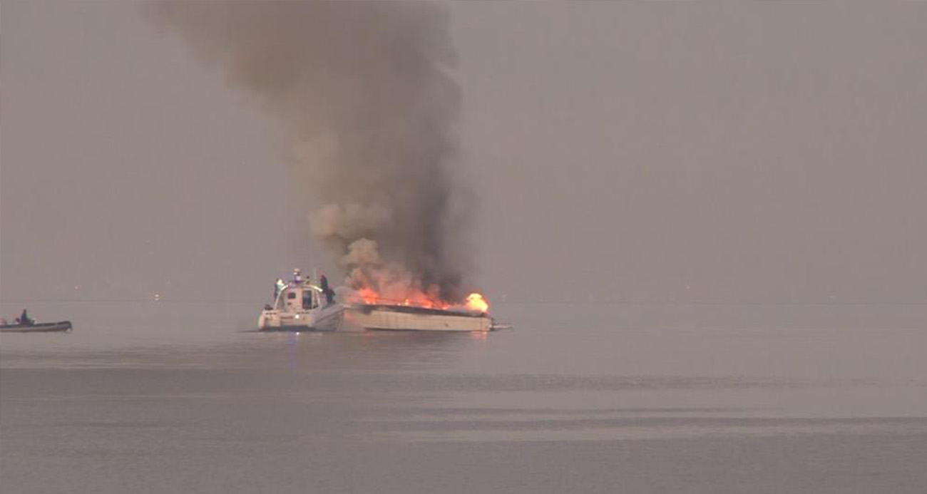 Tuzla’da tekneler alev alev yandı
