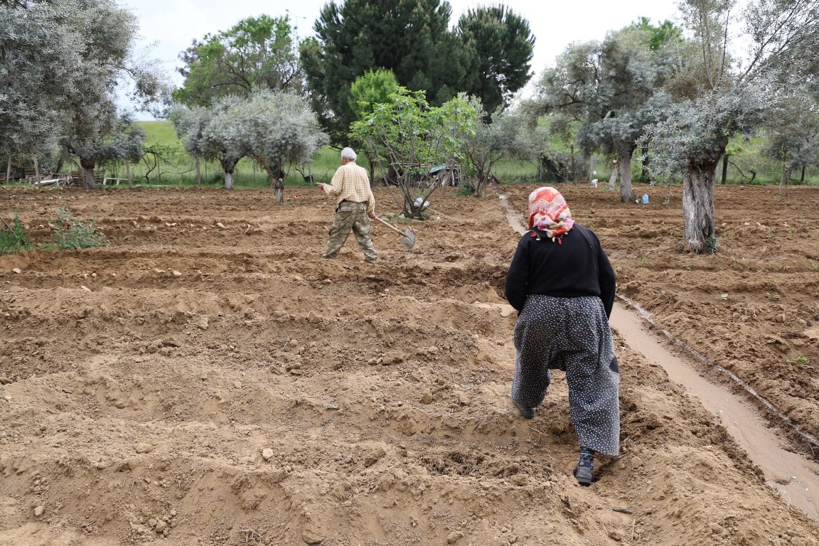 Mutluluğu toprakta buldular