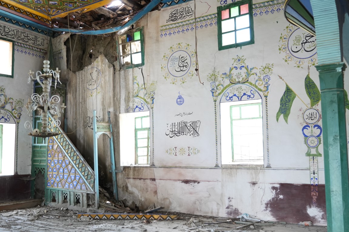 Ahşap işçiliği ile dikkat çeken cami yıkılma tehlikesiyle karşı karşıya