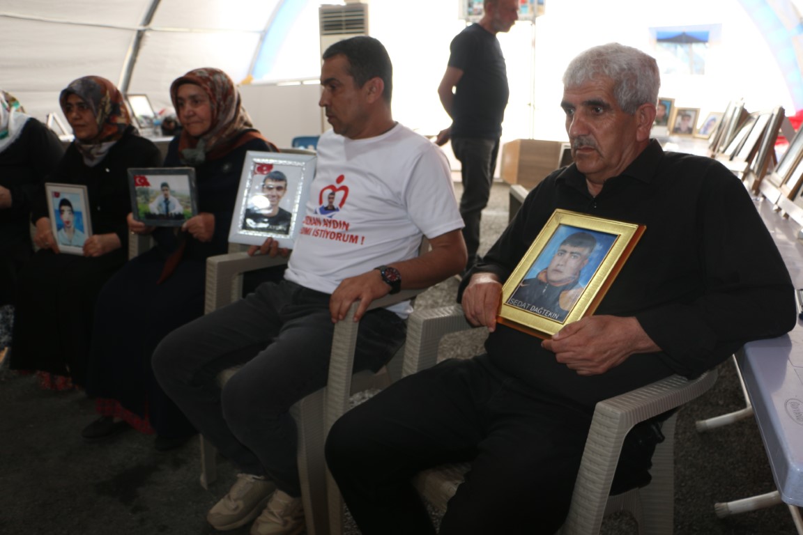 Diyarbakır anneleri PKK’nın silah bırakmasıyla çocuklarına kavuşmayı umut ediyor