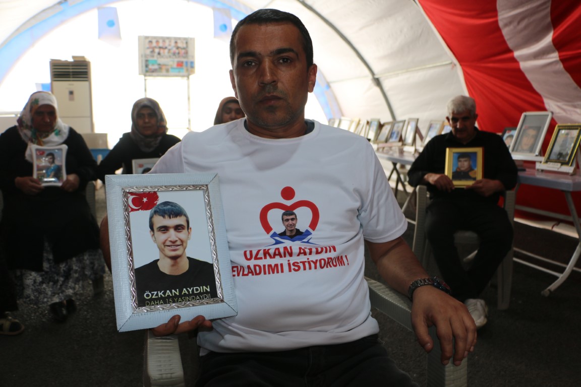 Diyarbakır anneleri PKK’nın silah bırakmasıyla çocuklarına kavuşmayı umut ediyor