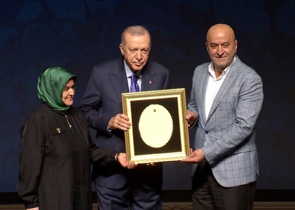 1,5 milyon çift evlenmeyi bekliyor