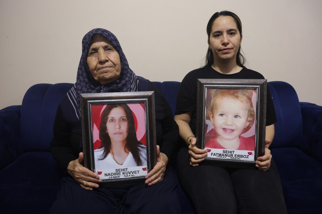 Evlatlarını Reyhanlı saldırısında kaybeden anne ve kızının buruk Anneler Günü