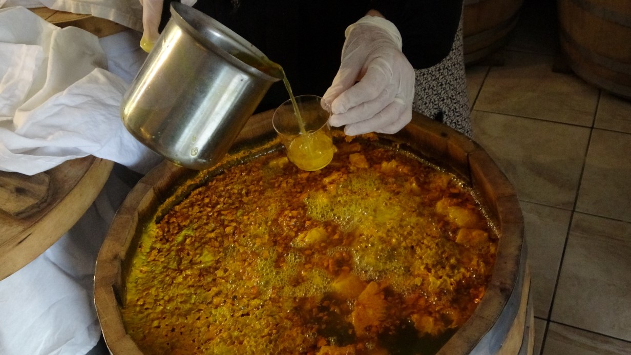 Şile’de 50 çeşit şifa: Dededen kalma tariflerle sirke yapıyor