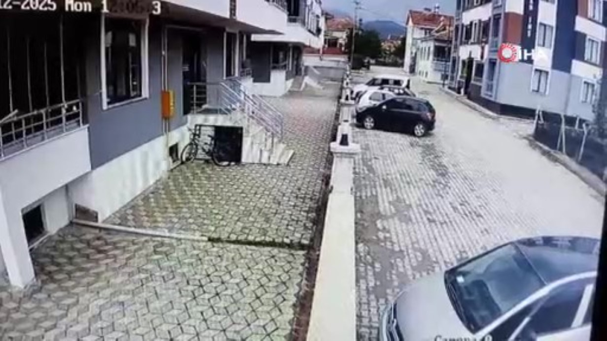 Amasya’da deprem anı kamerada