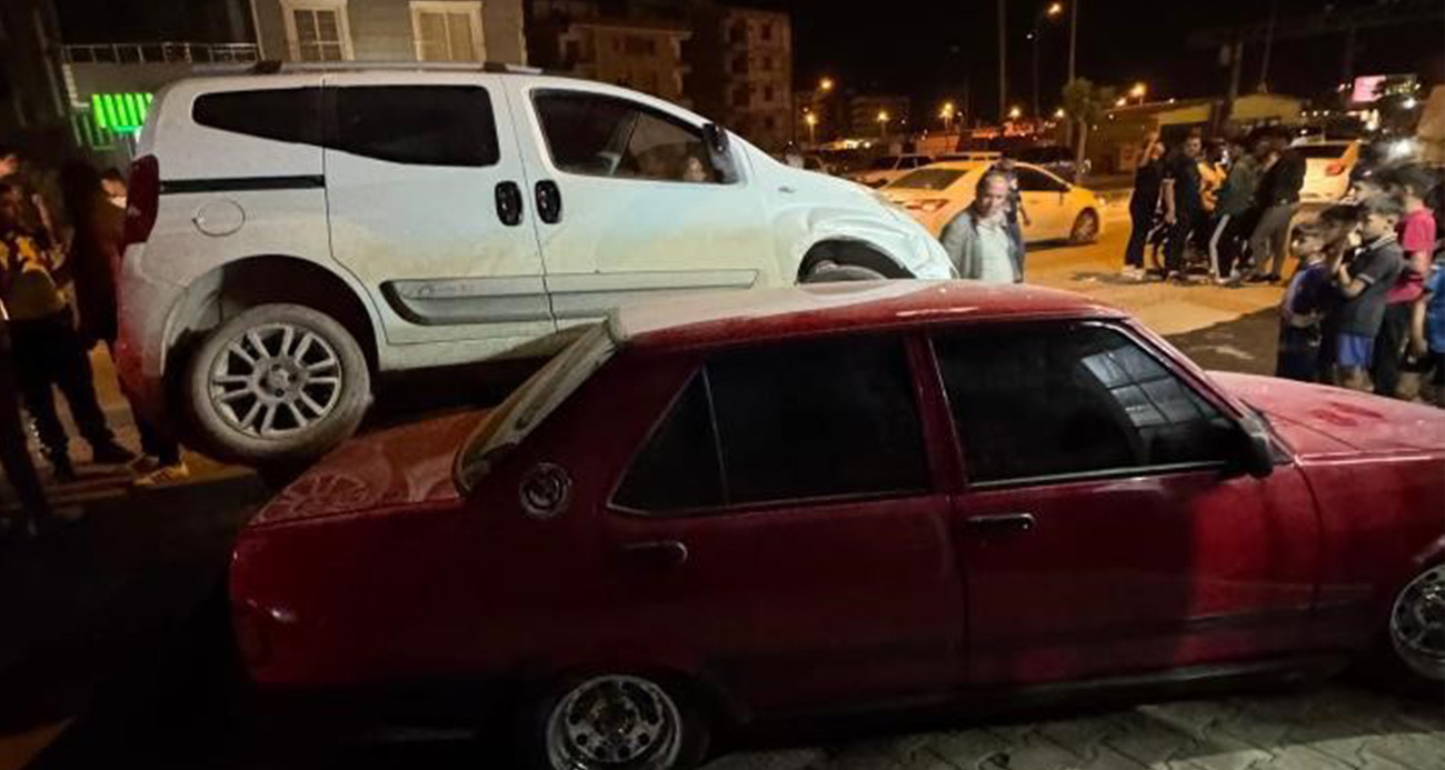 İlginç kaza: Satmak için kaporasını aldığı otomobilinin üzerine hafif ticari araç çıktı