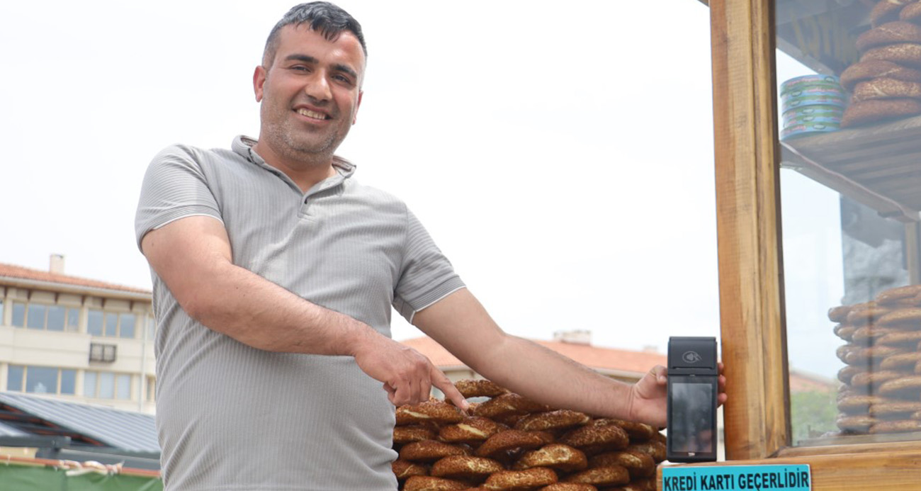 Seyyar simit tezgâhına POS cihazı koydu