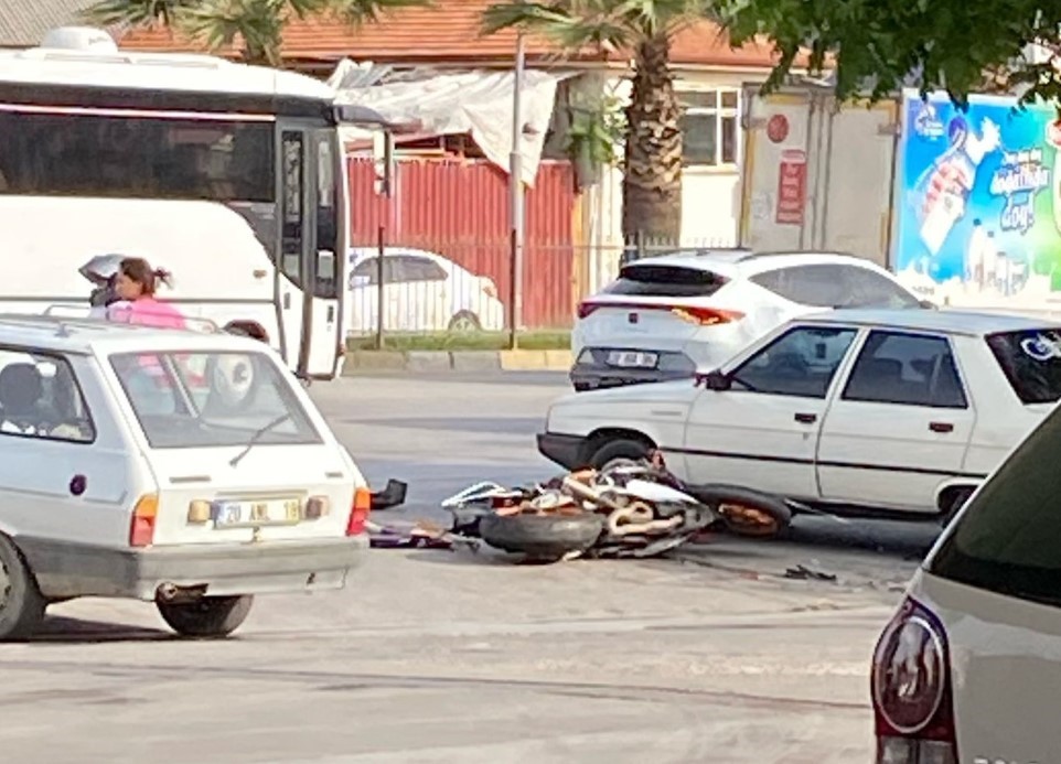Önüne kıran otomobile çarpan motosikletli işadamı hayatını kaybetti
