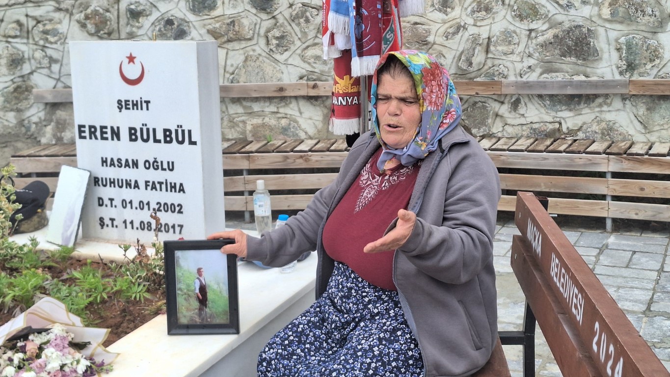 Eren Bülbül’ün annesi Ayşe Bülbül, PKK’nın silah bırakmasını değerlendirdi: 