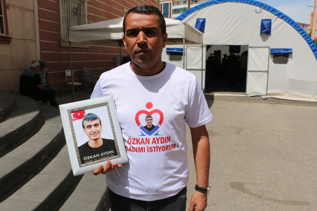 Diyarbakır anneleri PKK’nın kendini feshetmesiyle evlatlarına kavuşmayı bekliyor