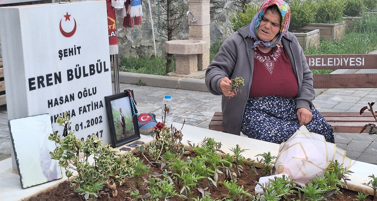 Eren Bülbül’ün annesi Ayşe Bülbül, PKK’nın silah bırakmasını değerlendirdi: "Eren’ler şehit edilmesin, hiçbir Ayşe anne ağlamasın diye onay veririm"