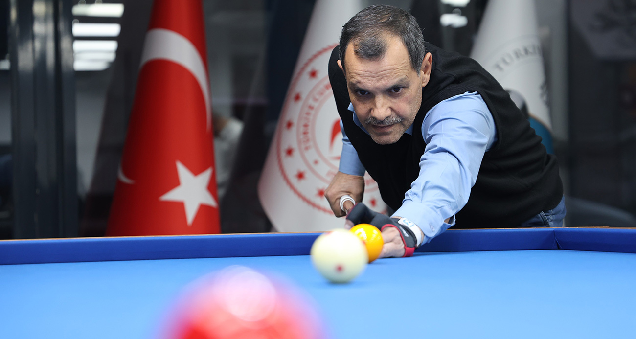 Türkiye Bilardo Şampiyonu mesleğiyle dikkat çekiyor