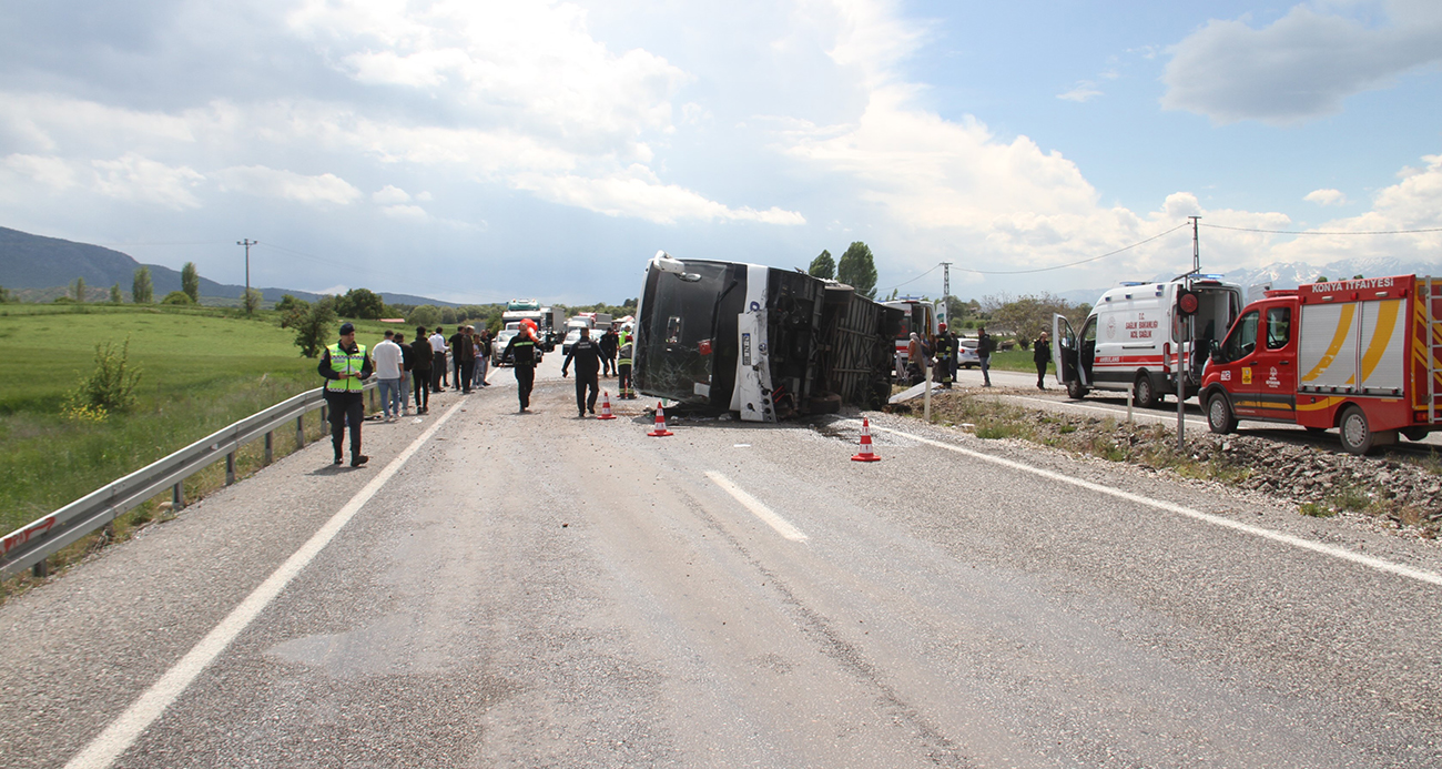 Konya’da yolcu otobüsü devrildi