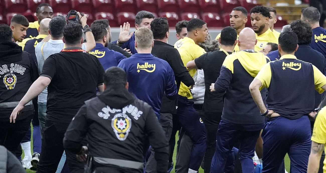 Olaylı Galatasaray - Fenerbahçe derbisine ilişkin davada Oosterwolde hakkında zorla getirme kararı