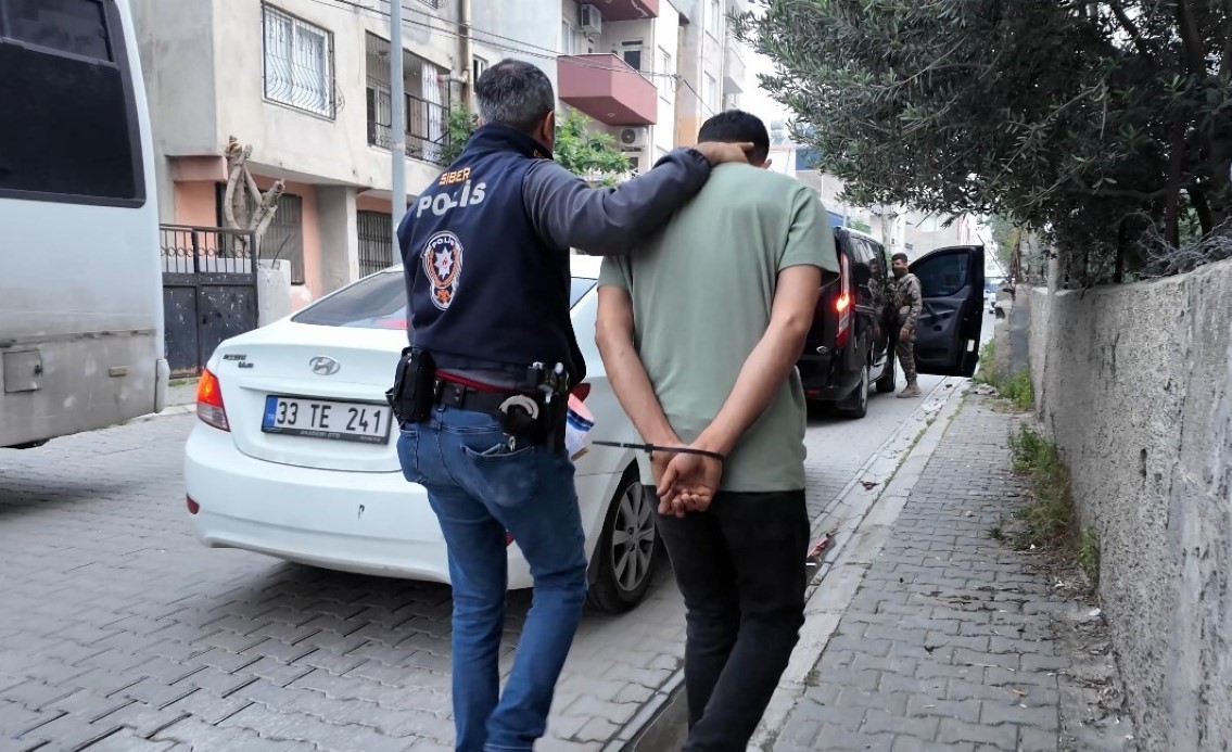 Vatandaşların hesap bilgilerini satan şebeke çökertildi: 33 gözaltı