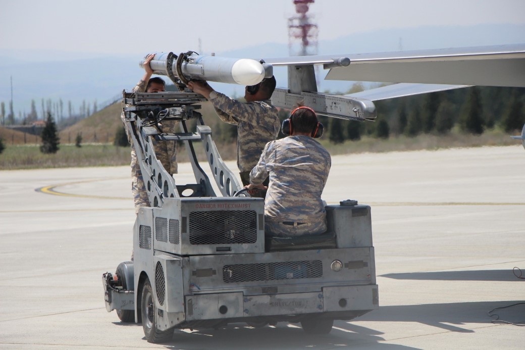 F-16’lar zorlu göreve 15 dakikada hazırlanıyor