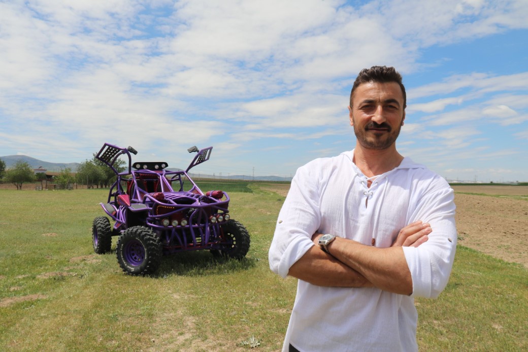 Filmden etkilendi 13 ayda 900 bin TL’ye elleriyle arazi aracını yaptı
