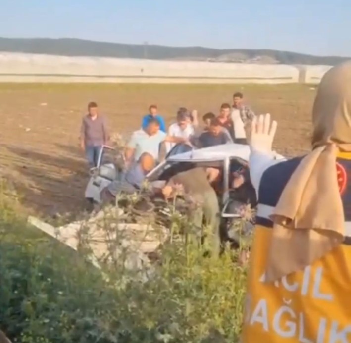 Otomobillerin hurdaya döndüğü kazada yaralılardan 2’si hayatını kaybetti