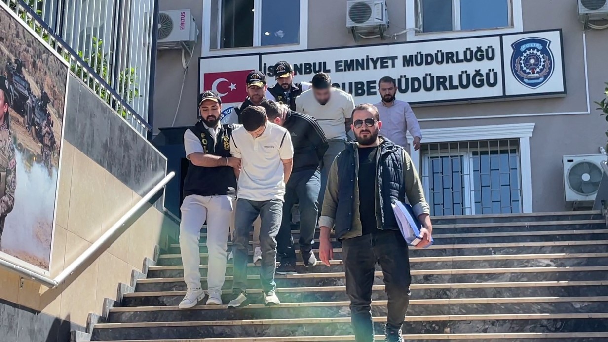 Bakırköy’de 10 milyon liralık kuyumcu soygunu kamerada: 3 tutuklama