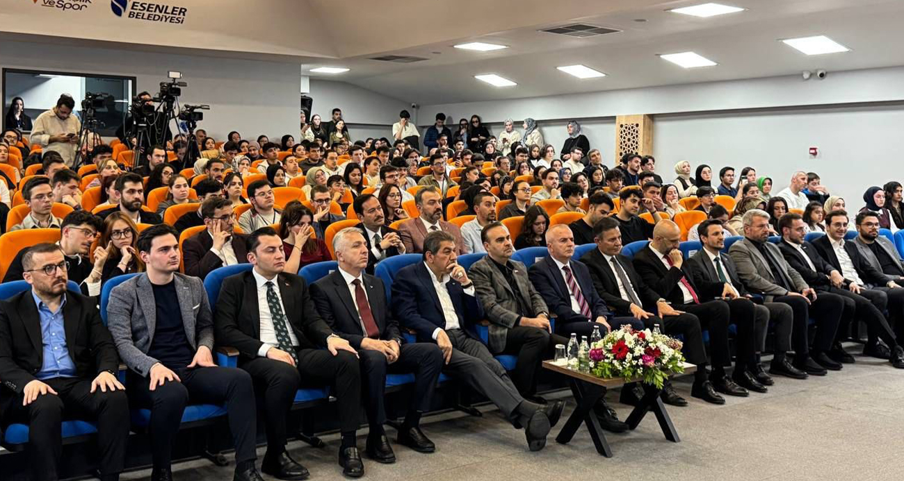 Sanayi ve Teknoloji Bakanı Mehmet Fatih Kacır, Üretken Esenler Proje Yarışması finalinde, "Bizler sizin önünüzü açmaya, varsa önünüzdeki engelleri kaldırmaya, geliştirdiğiniz yenilikçi işlerin gerçeğe dönüşmesi için sizlerin yanında olmaya devam edeceğiz. Savunma sanayisinde dünyada yüzde 68’lik bir pazar payıyla dünya birincisi olmayı başardık" dedi.