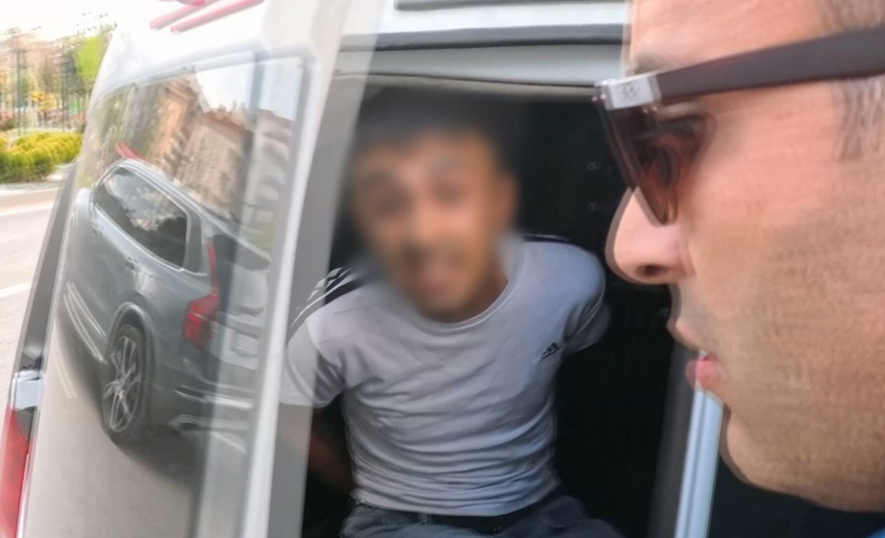 Alkollü ve ehliyetsiz sürücüden gazeteciye 