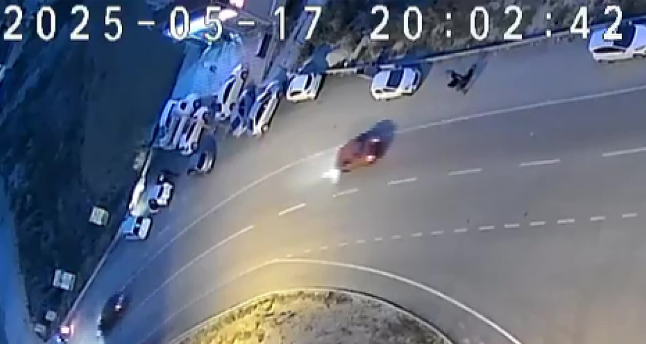 O anlar kamerada: Mezarlığa gelenlerin araçlarını soyan hırsız böyle yakalandı