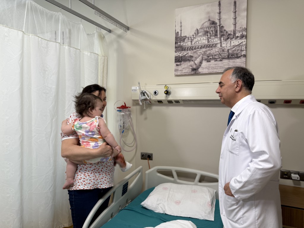 Üzerine çaydanlık devrilen 1 yaşındaki bebek dehşeti yaşadı, vücudunun yüzde 15’i yandı