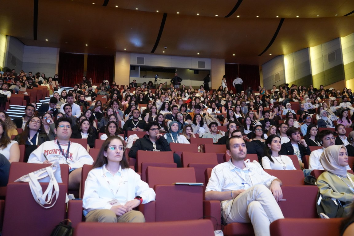 Dünyaca ünlü genetik uzmanları Acıbadem Üniversitesi’nde buluştu