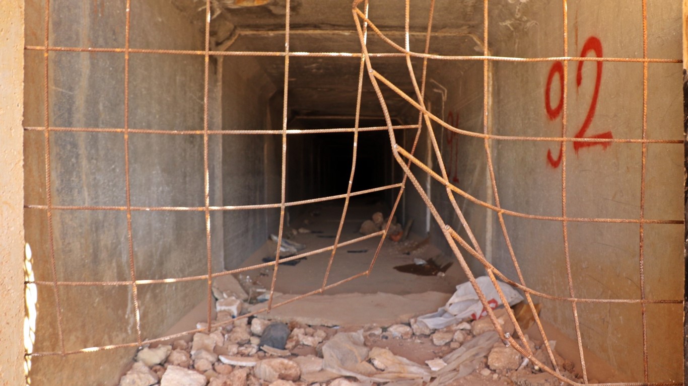 Antalya’da ‘drenaj tünelinde 21 afacan’ alarmı