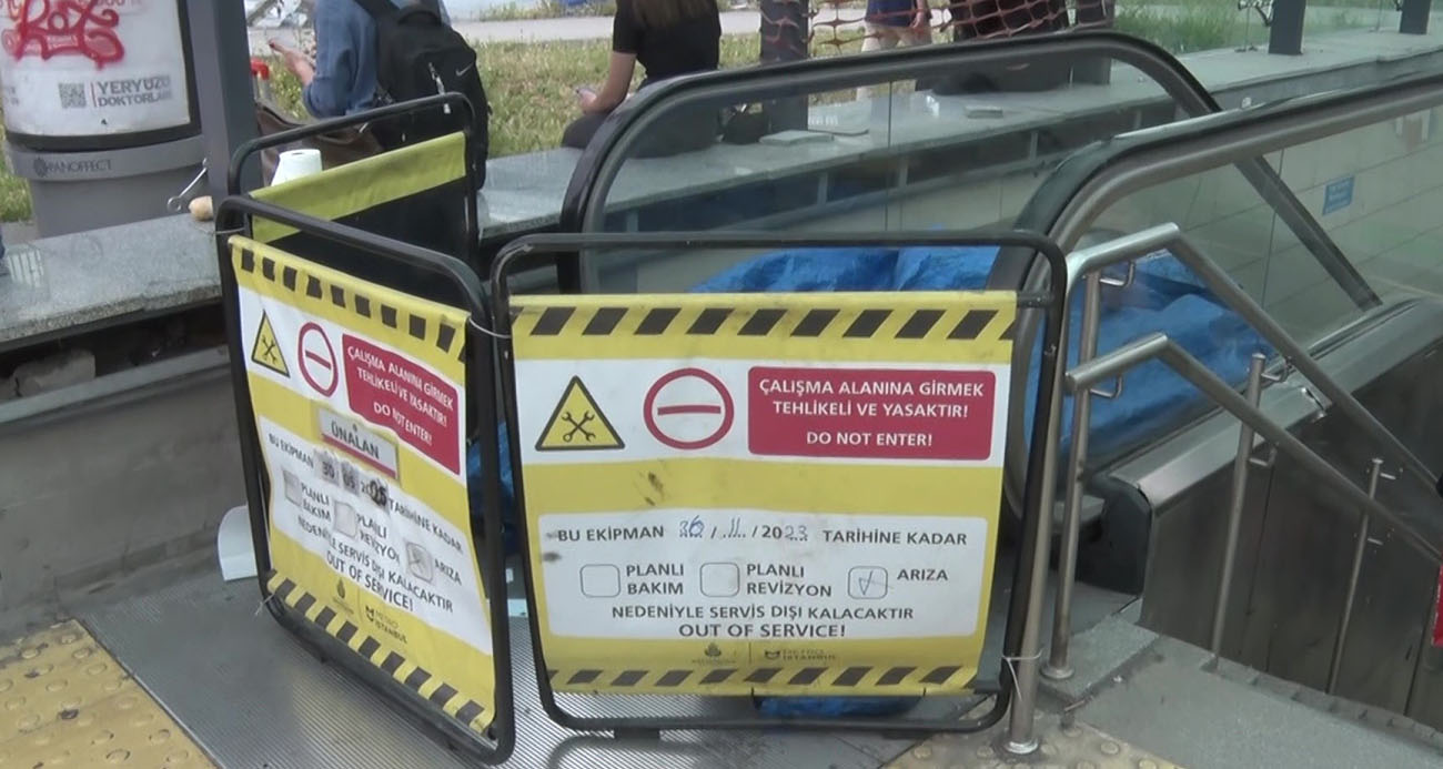 Ünalan Metro İstasyonu’nda yürüyen merdiven kırıldı