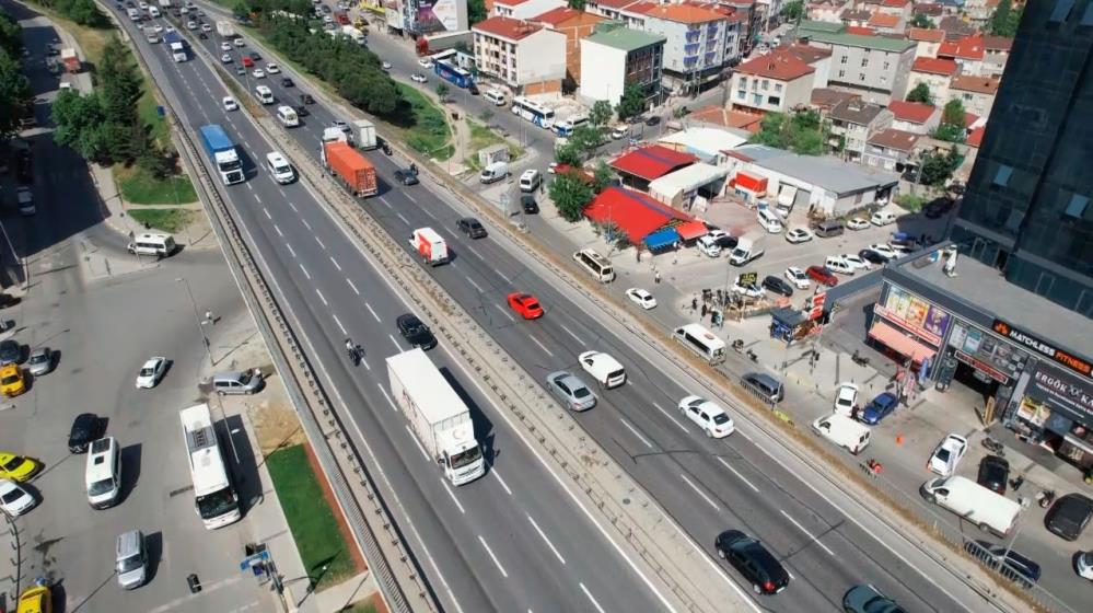Esenyurt Balıkyolu köprüsü tehlike saçmaya devam ediyor