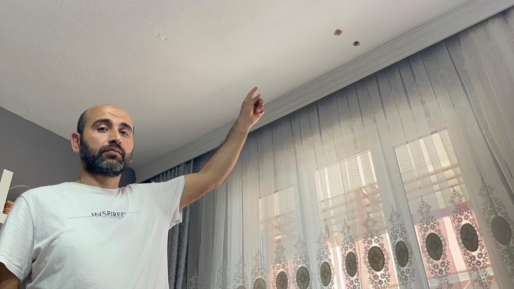 Korku evi...Abisini evden çıkarmak için tavanı böyle deldi