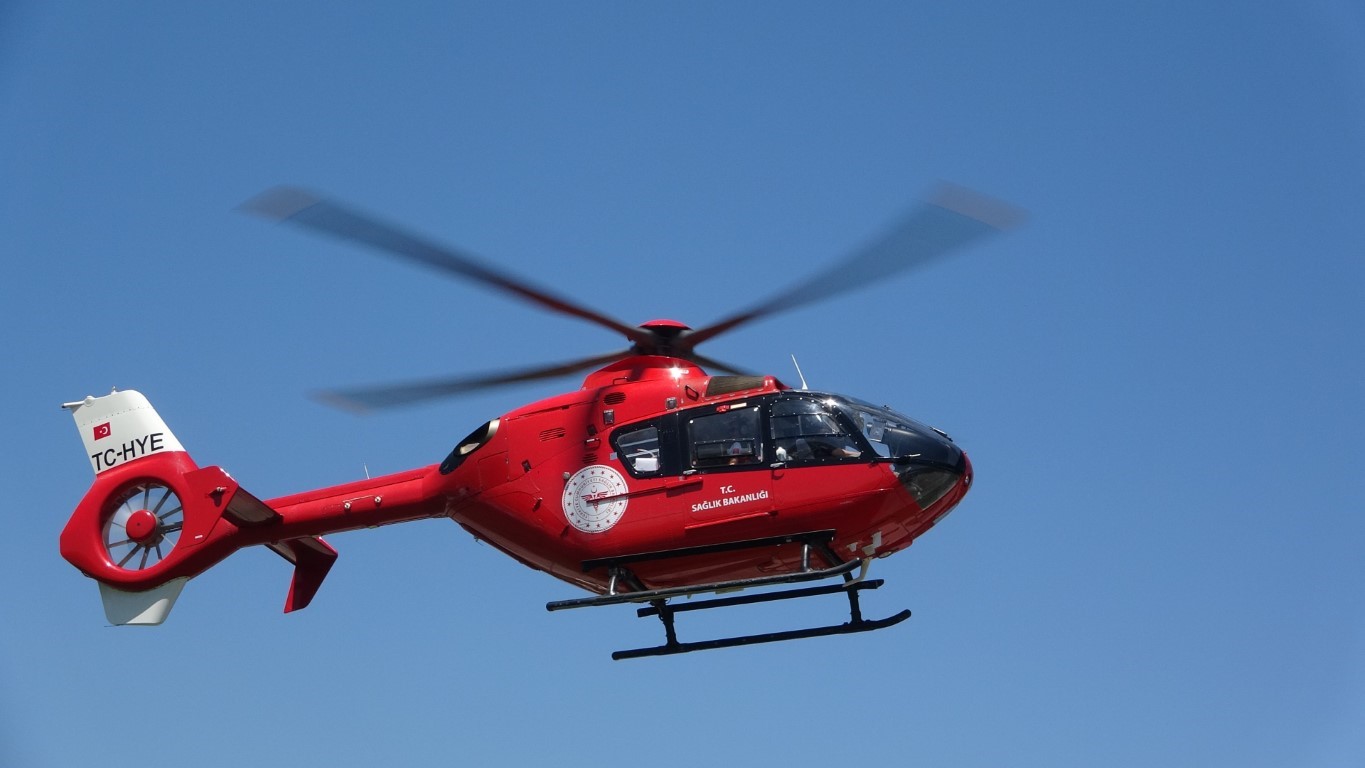 Türkiye'nin tek kadın ambulans helikopter pilotu Samsun'da görev yapıyor
