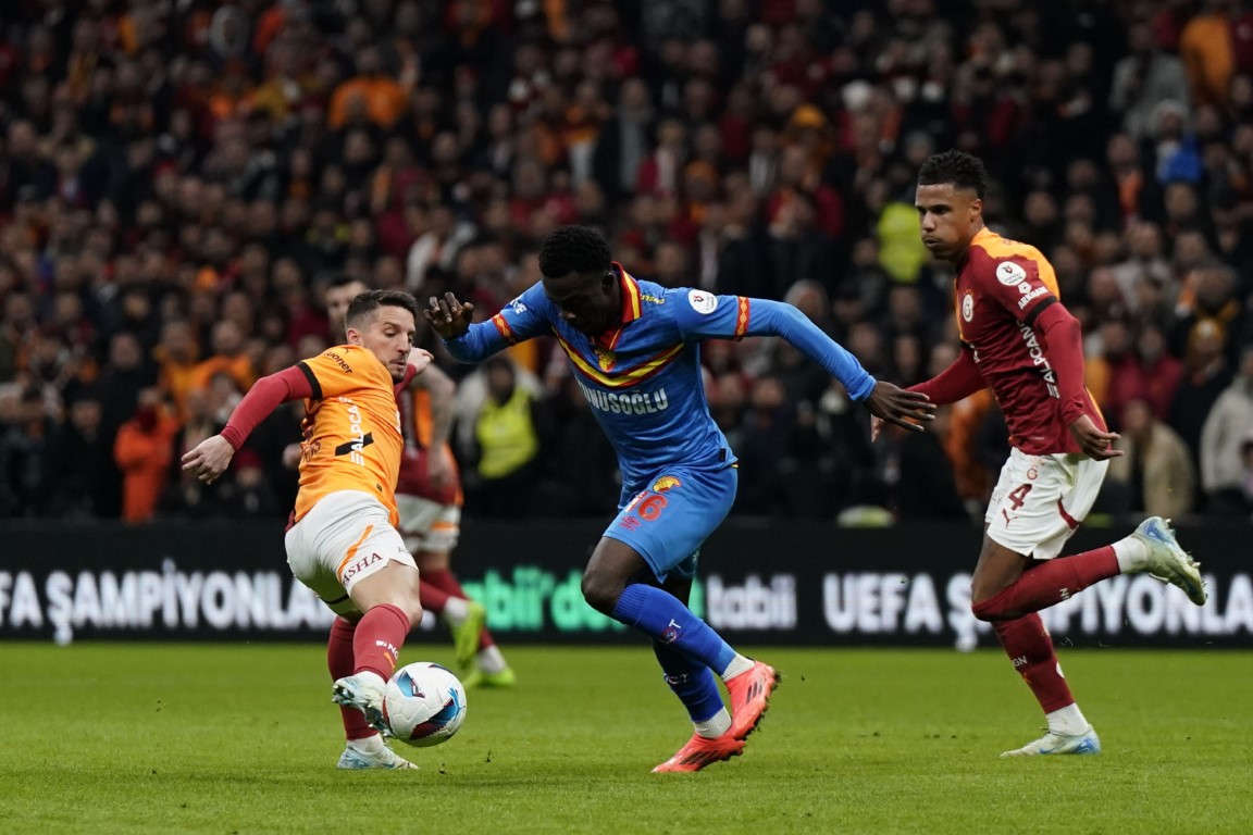 Şampiyon Galatasaray, Göztepe deplasmanında