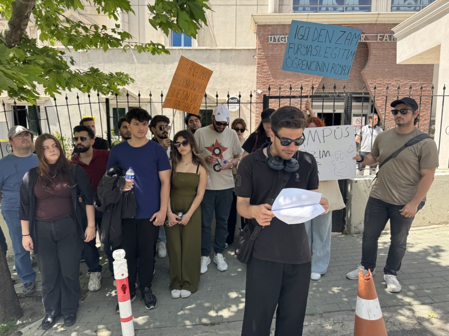 Üniversite öğrencilerinden yüzde 74’lük zam protestosu