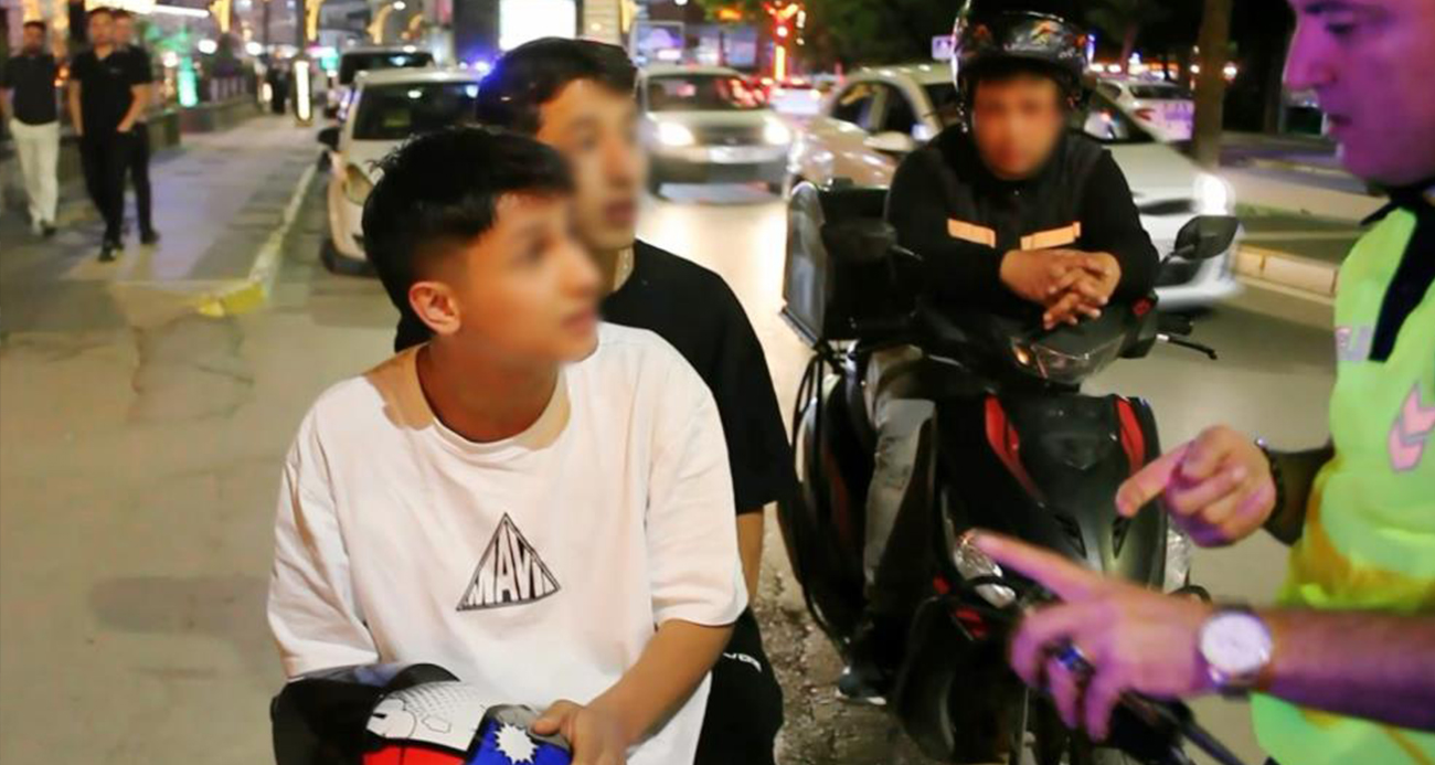 Polise dil döküp gazeteciye el salladı ama cezadan kurtulamadı