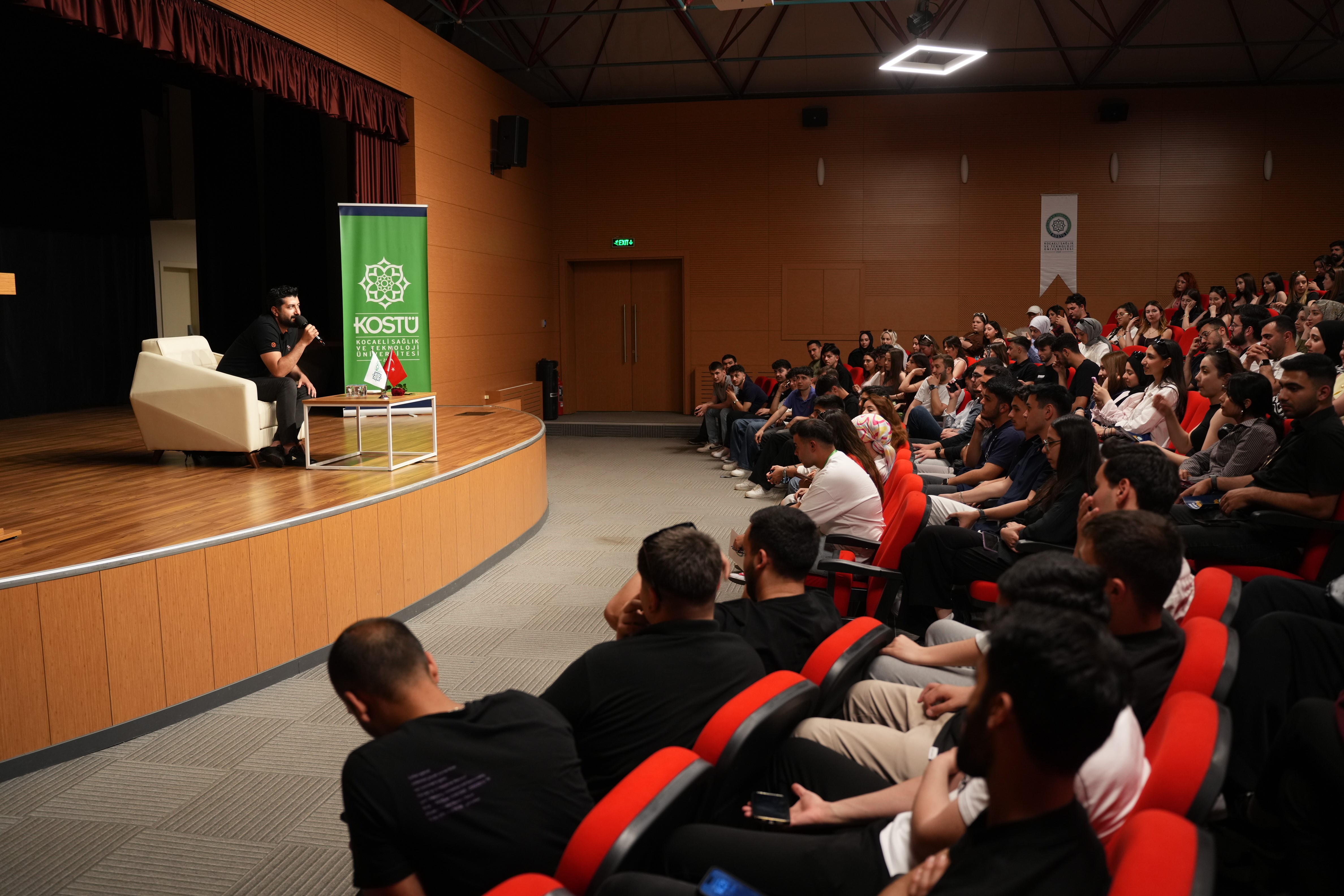 İşveren ile öğrenciler buluştu,  kariyer festivali şenliğe döndü