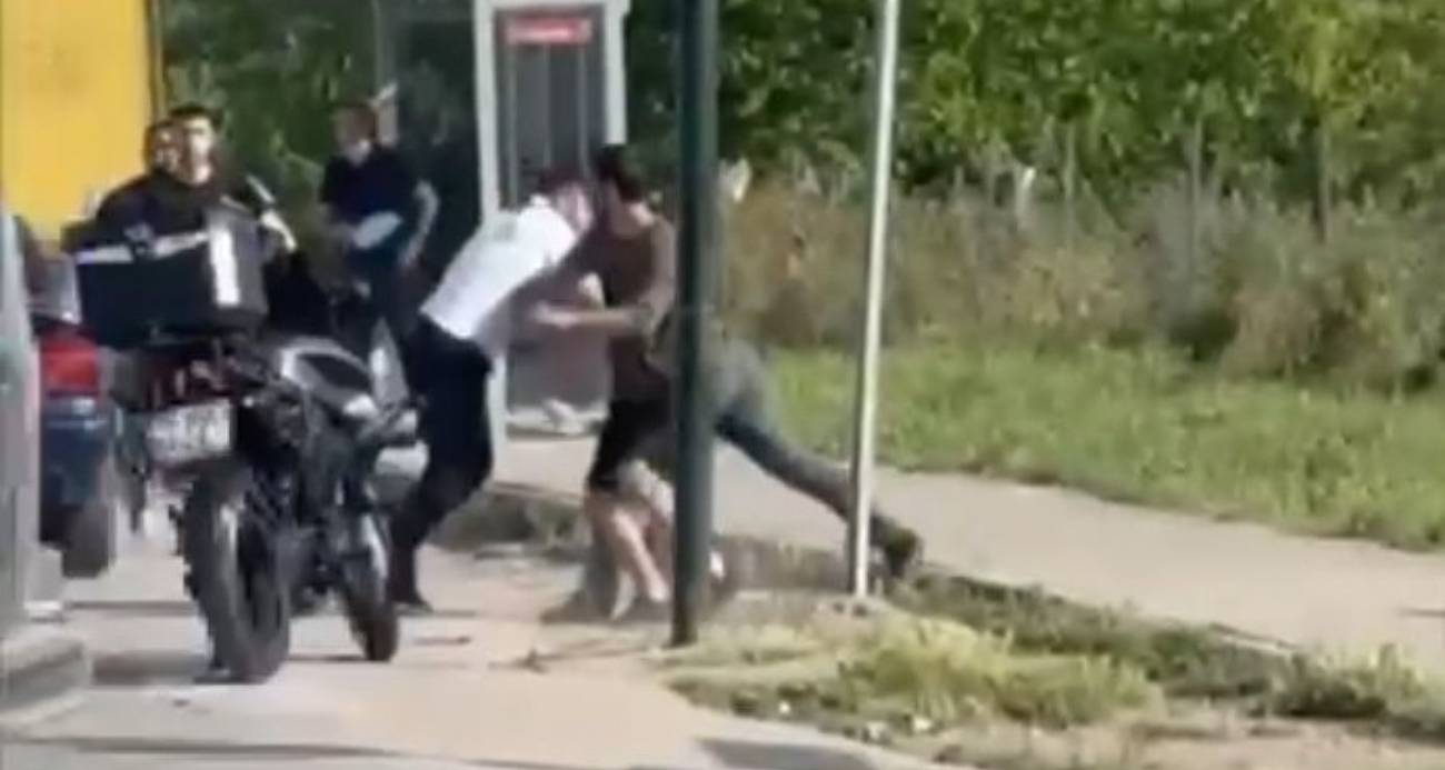 Anayol boks ringine döndü... Trafik durdu yumruklar havada uçuştu