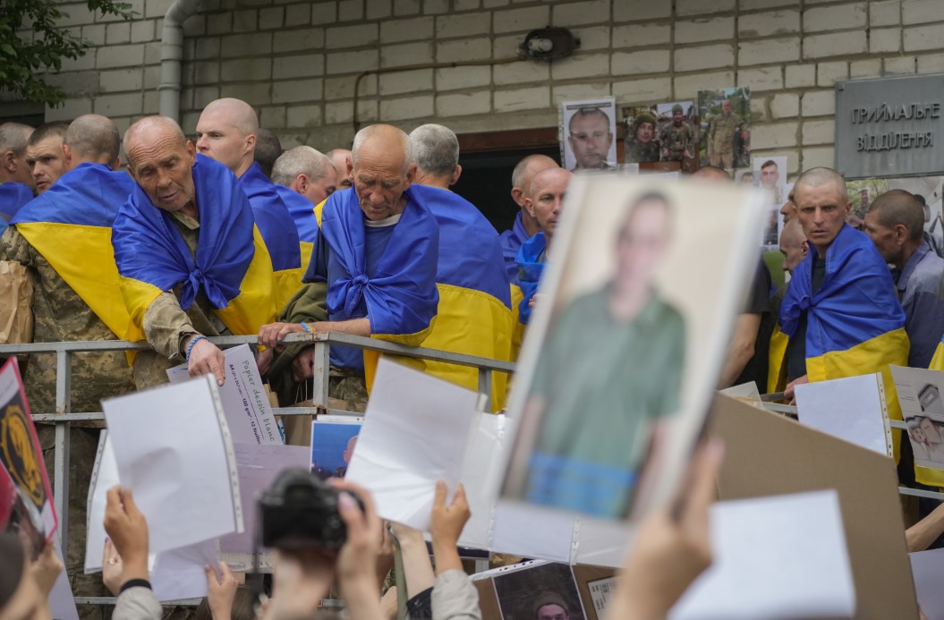 Rusya ile Ukrayna arasında 3. esir takası: 303'er kişi serbest bırakıldı