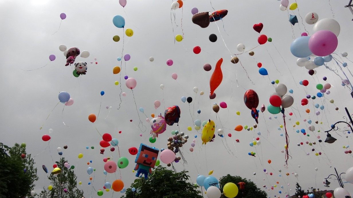 Binlerce balon minik Ali Asaf için gökyüzüne bırakıldı