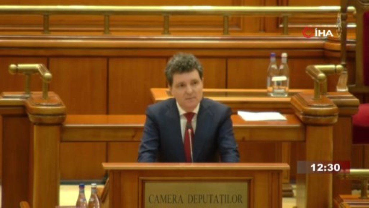 Romanya’nın yeni Cumhurbaşkanı Nicusor Dan, yemin ederek göreve başladı