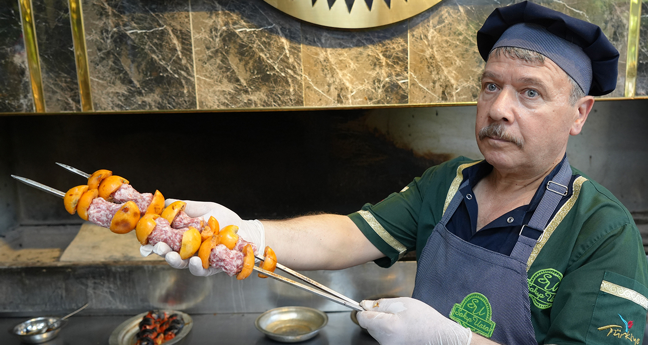 Sadece ilkbaharda bulunan kebap: Yenidünya kebabı