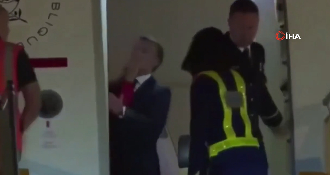 Macron eşinden tokat mı yedi?