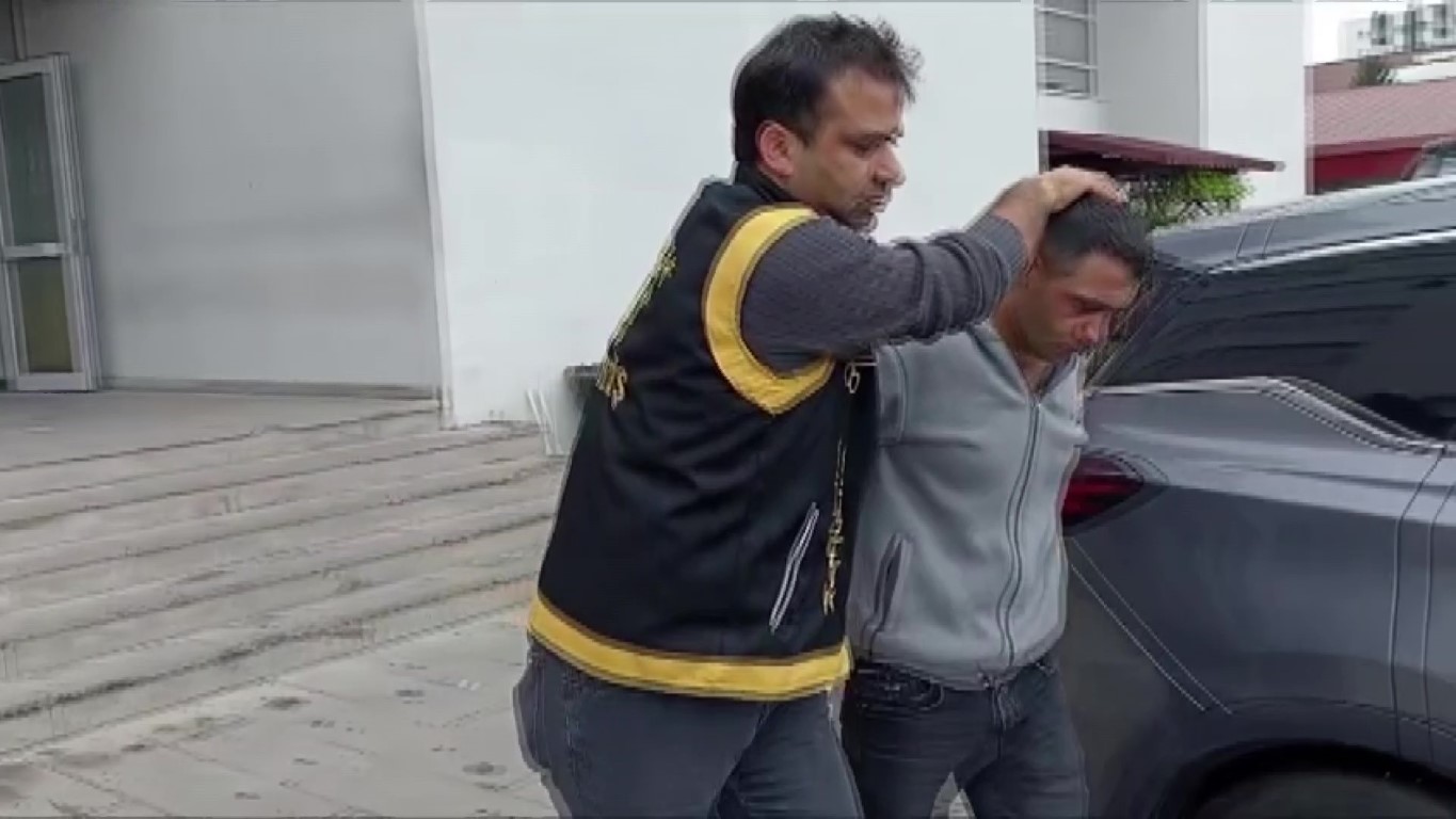 Arkadaşları eve bırakmayınca otomobil çaldı