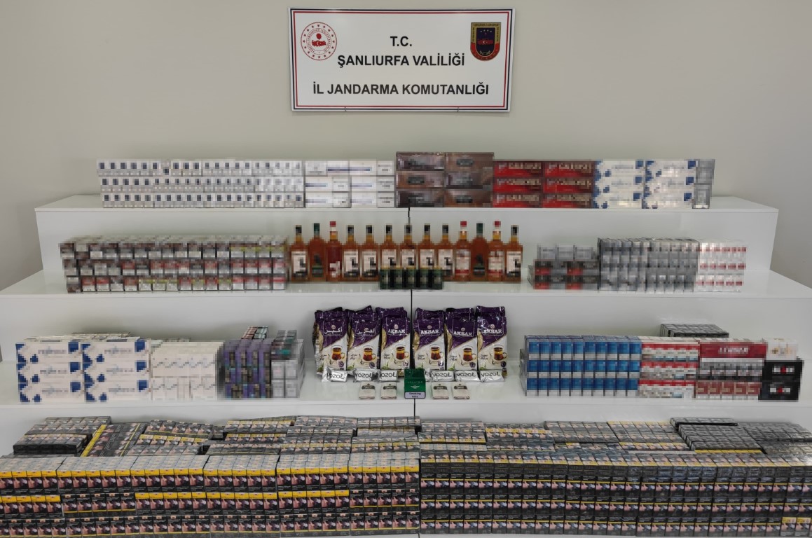 Jandarmadan şok yol uygulaması: Kaçak et ve binlerce ürün ele geçirildi